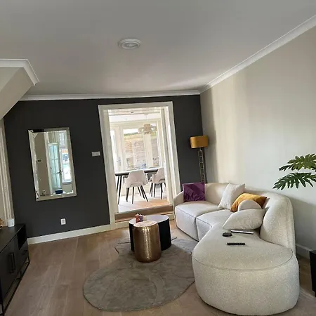 Beautiful Entire House In The Center Casa de Férias *